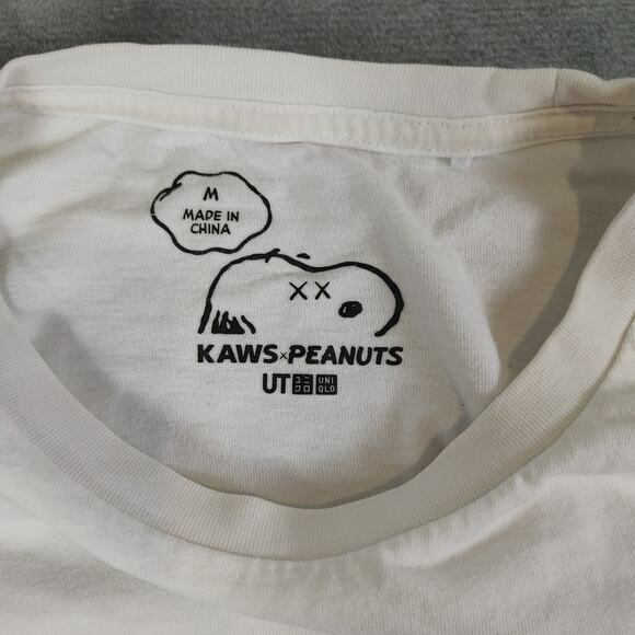 Kaws x Peanuts x Uniqlo streetwear minimalist snoopy pocket tshirt mens Medium - Picture 4 of 11